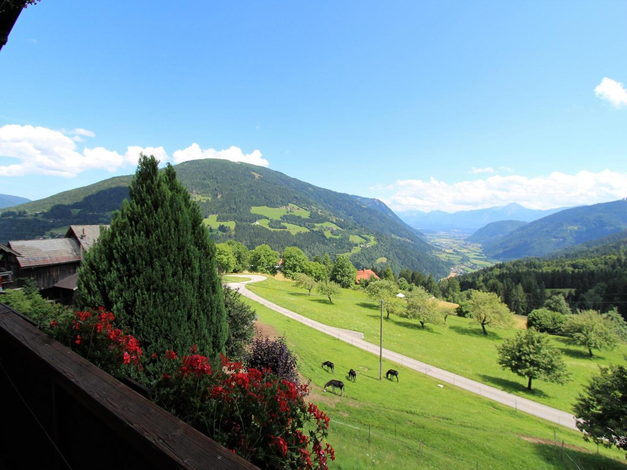 Cozy Apartment In Afritz Am See Near Gerlitzen Ski Area Buitenkant foto